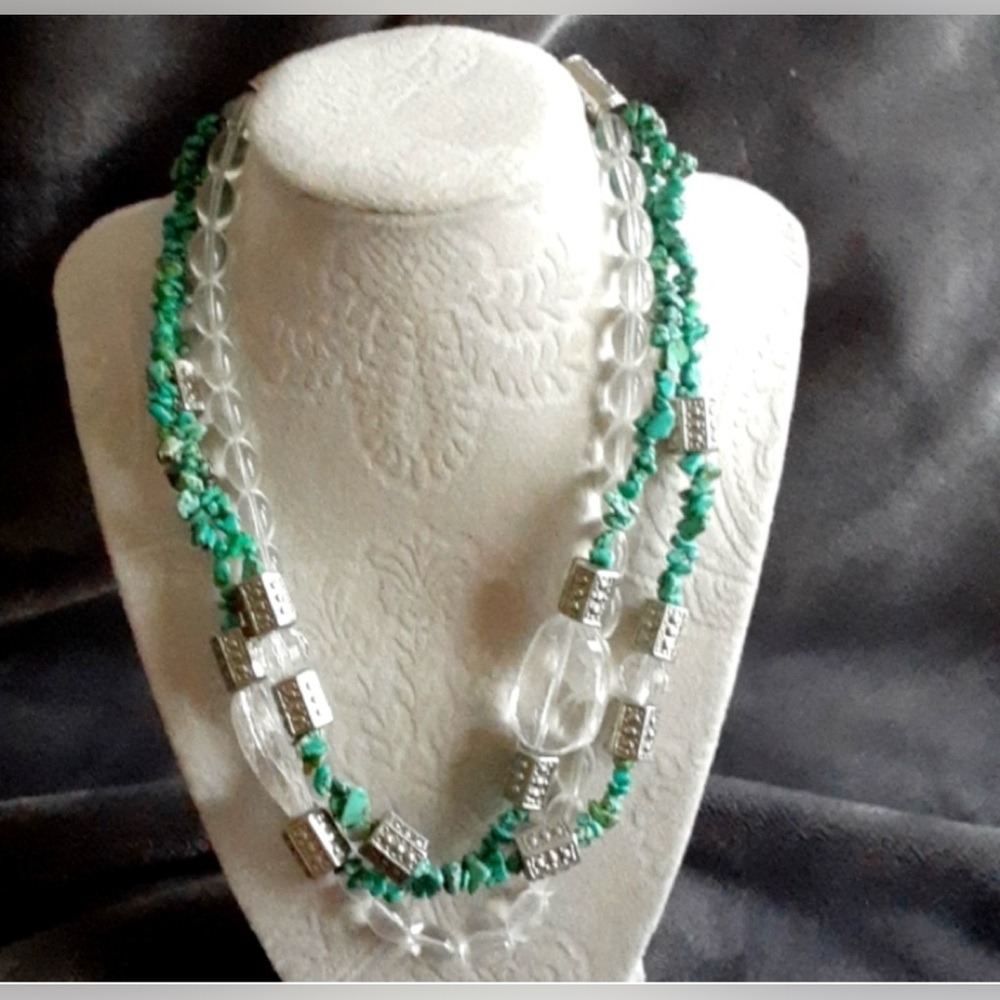 NWT Beaded Necklace